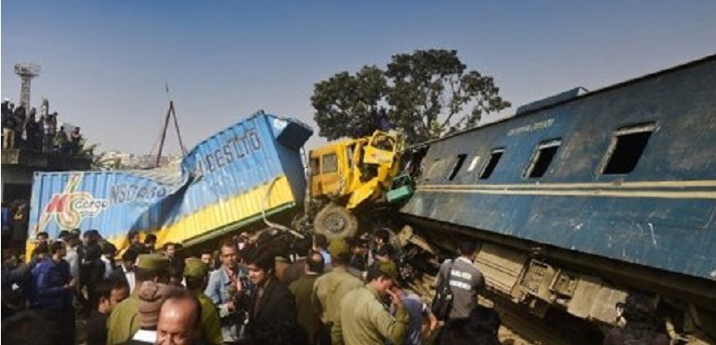   Dua Kereta Api Bangladesh Tabrakan, 15 Orang Tewas